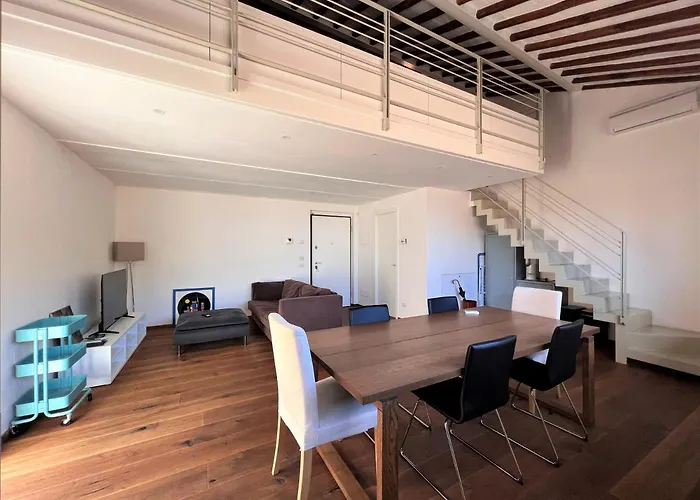 Olivia's * סיינה